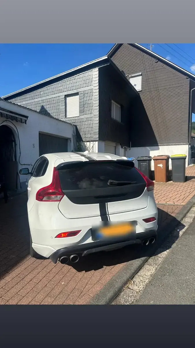 Gebraucht Volvo V40 You! 200 PS (147 kW) 2014 Weiß Limousine