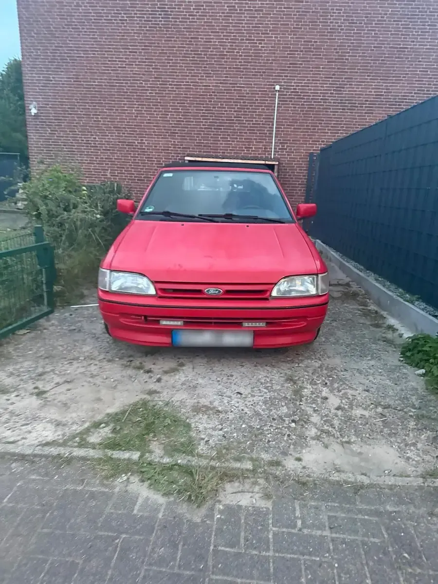 Gebraucht Ford Escort Cabriolet 105 PS (77 kW) 1990 Rot Cabrio