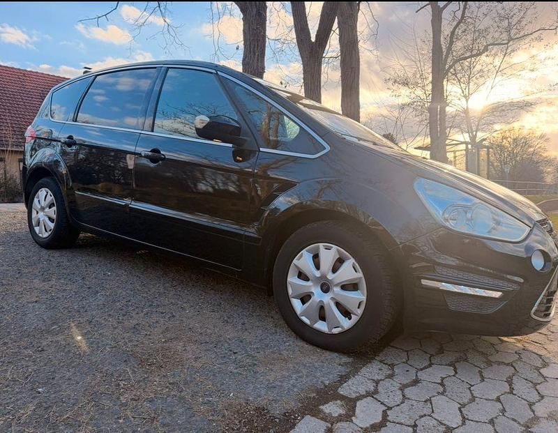 Gebraucht Ford S-MAX Titanium 140 PS (102 kW) 2012 Schwarz Van / Kleinbus