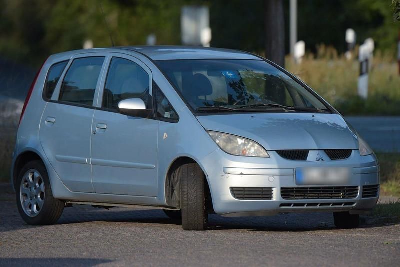 Silber Gebraucht 2005 Mitsubishi Colt Instyle Limousine | 1.999 € (Teuer) - Bild 1/4
