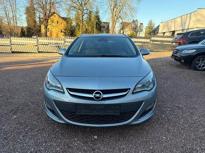 Gebraucht Opel Astra 165 PS (121 kW) 2012 Grau Kombi