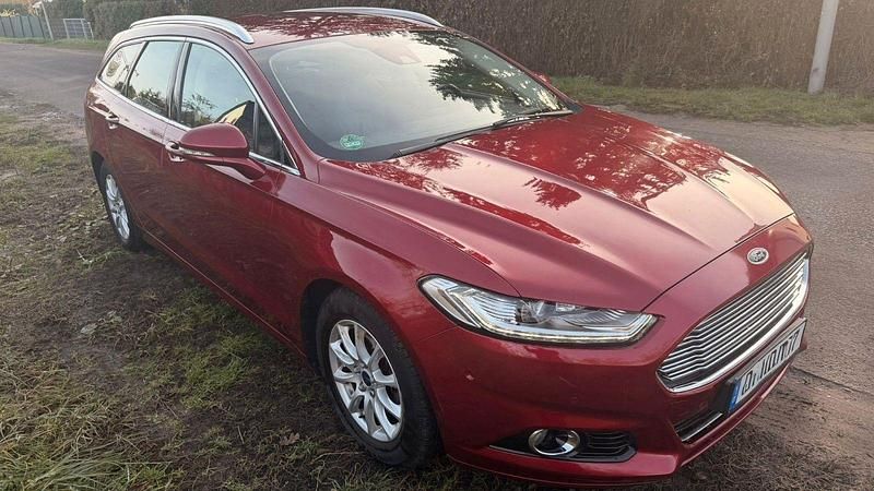 Rot Gebraucht 2015 Ford Mondeo Titanium Kombi | 12.750 € (Guter Preis) - Bild 1/4