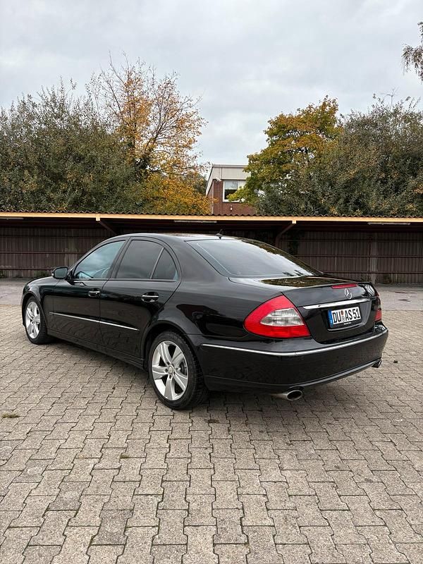 Schwarz Gebraucht 2008 Mercedes E200 Avantgarde Limousine | 4.000 € (Guter Preis) - Bild 1/4