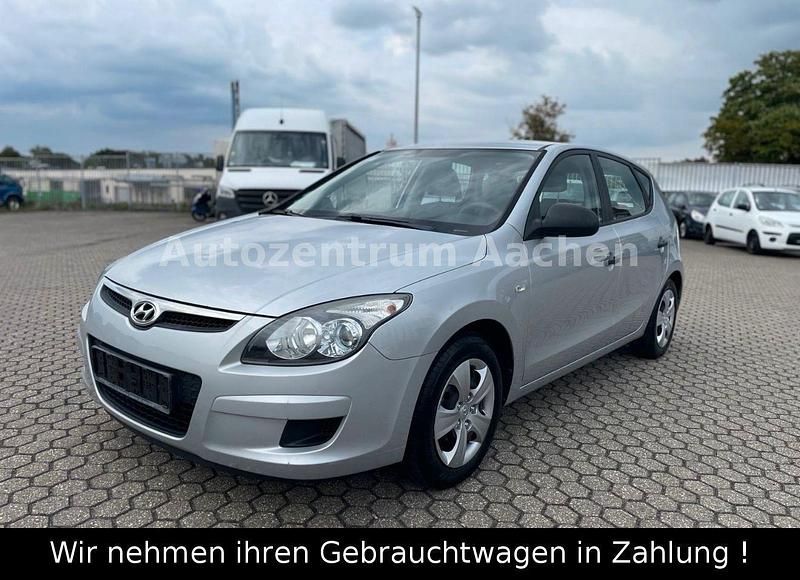 Silber Gebraucht 2010 Hyundai i30 Edition+ Kleinwagen | 2.799 € (Fairer Preis) - Bild 1/4