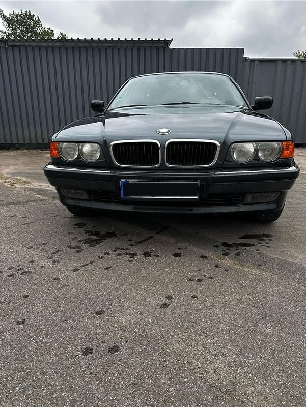 Grau Gebraucht 1999 BMW 728 Limousine | 5.900 € (Guter Preis) - Bild 1/4
