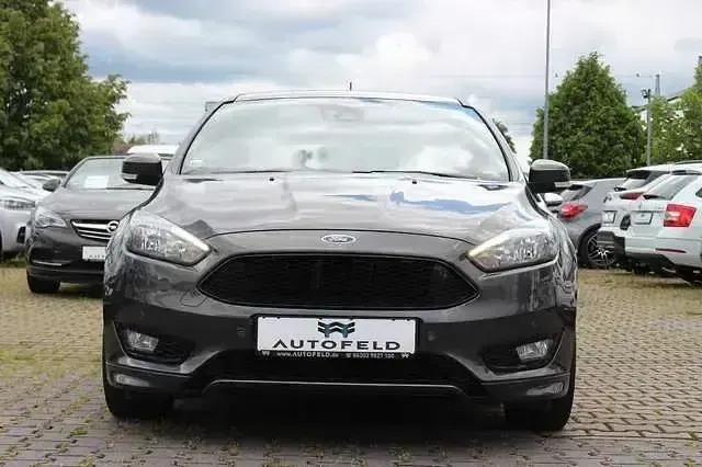 Gebraucht Ford Focus ST-Line 182 PS (133 kW) 2017 Grau Limousine
