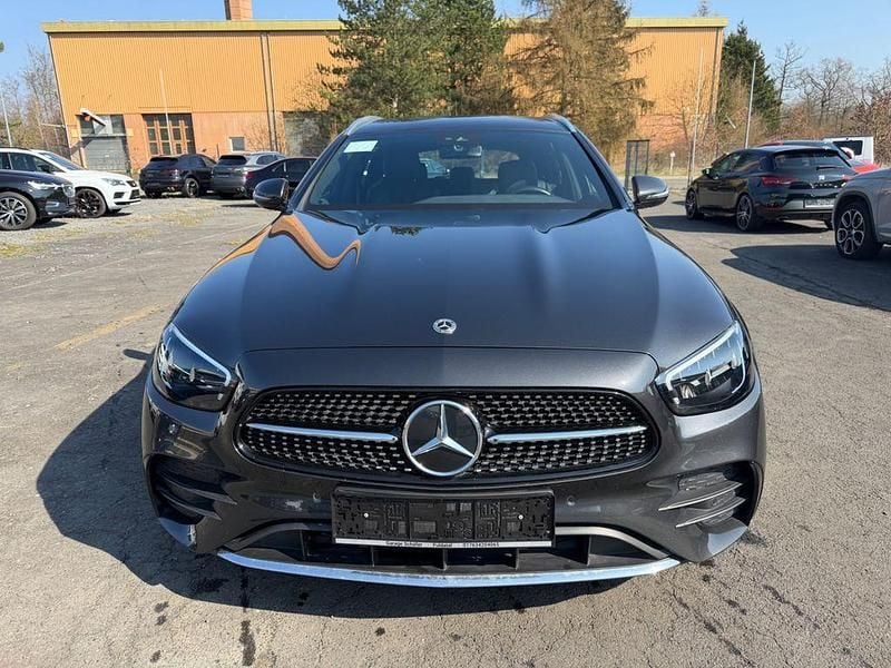 Gebraucht Mercedes E200 AMG 160 PS (117 kW) 2023 Grau Limousine