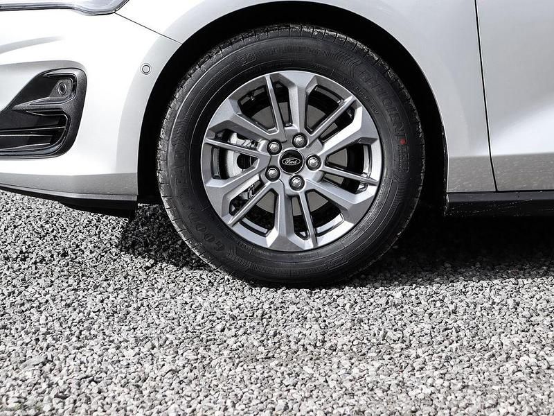 Nowe Ford Focus Titanium X 125 KM (91 kW) 2026 Srebrny Sedan/Limuzyna