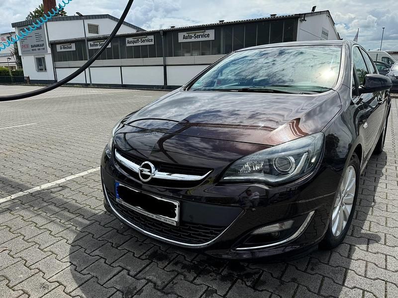 Gebraucht Opel Astra 110 PS (80 kW) 2013 Braun Kleinwagen
