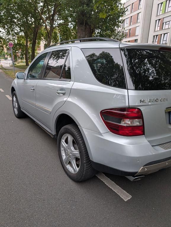 Silber Gebraucht 2008 Mercedes ML280 SUV | 5.950 € (Superpreis) - Bild 1/4
