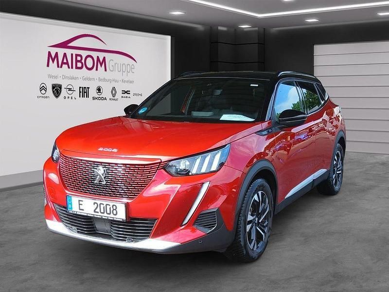 Rot Gebraucht 2023 Peugeot e-2008 GT SUV | 25.650 € (Teuer) - Bild 1/4
