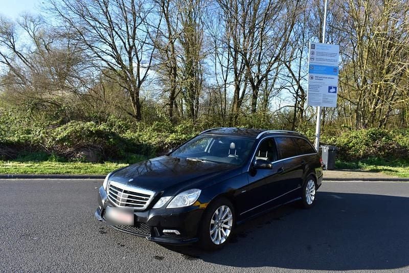 Gebraucht Mercedes E350 231 PS (169 kW) 2010 Schwarz Kombi