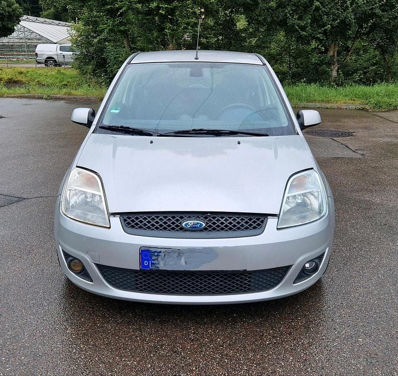 Silber Gebraucht 2007 Ford Fiesta Kleinwagen | 340 € (Superpreis) - Bild 1/4