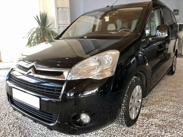 Gebraucht Citroën Berlingo 112 PS (82 kW) 2011 Schwarz metallic Van / Kleinbus
