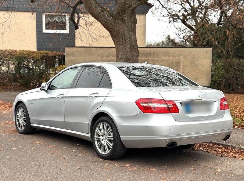 Gebraucht Mercedes E350 265 PS (194 kW) 2011 Grau Limousine