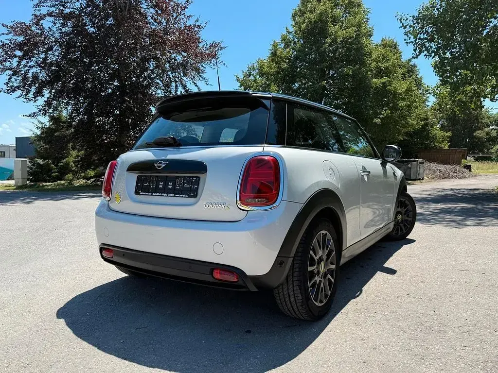Gebraucht Mini Cooper SE Collection 135 kW (184 PS) 2021 Silber Kleinwagen