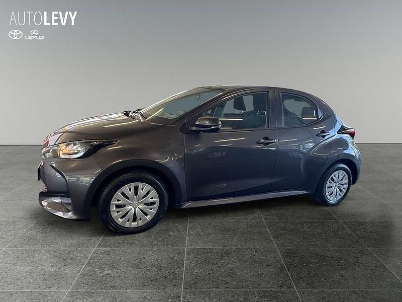 Grau Gebraucht 2021 Toyota Yaris Comfort Kleinwagen | 13.490 € (Fairer Preis) - Bild 1/4