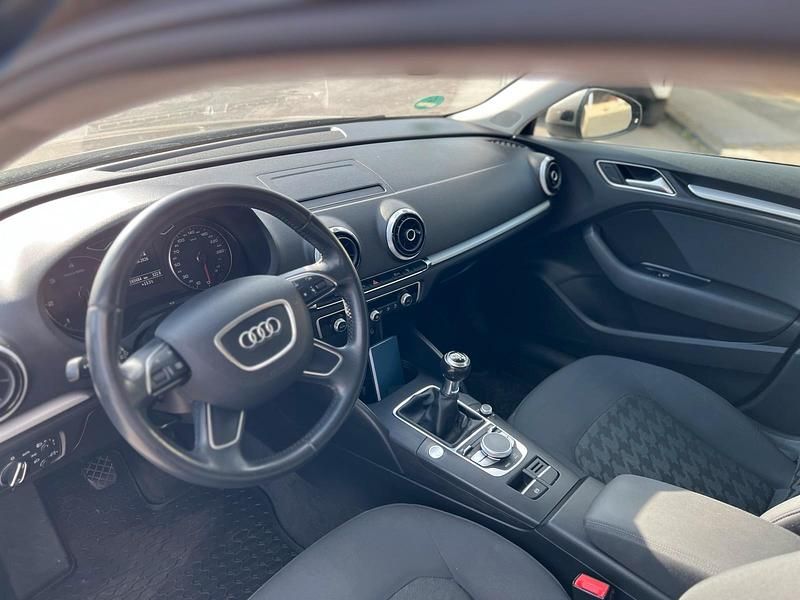 Gebraucht Audi A3 Attraction 184 PS (135 kW) 2014 Braun Limousine