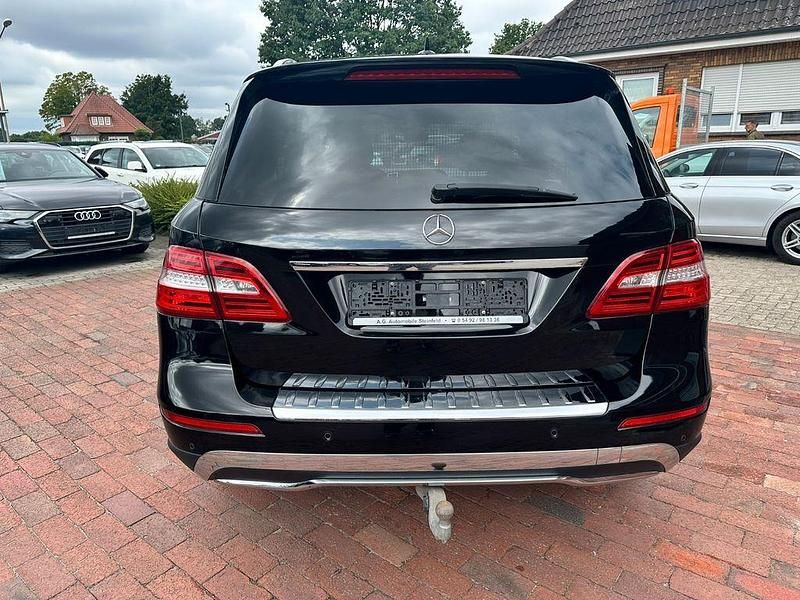 Gebraucht Mercedes ML350 258 PS (189 kW) 2012 Schwarz SUV