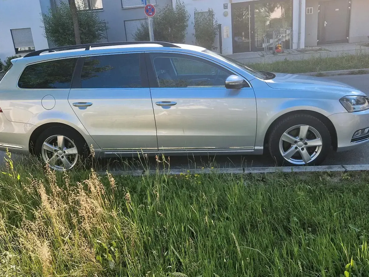 Gebraucht VW Passat 122 PS (89 kW) 2012 Silber Kombi