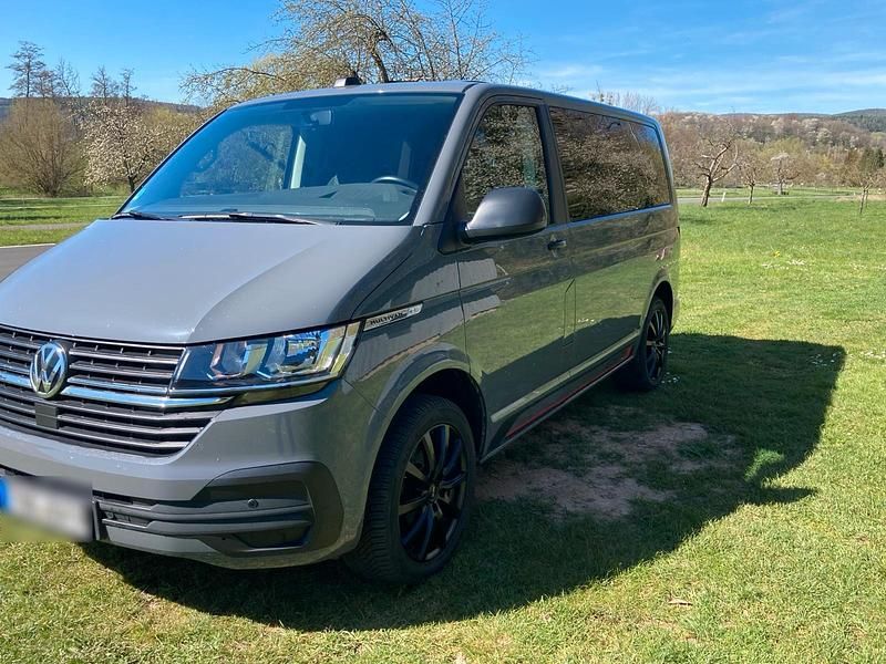Gebraucht VW Multivan Edition 150 PS (110 kW) 2021 Grau Van / Kleinbus