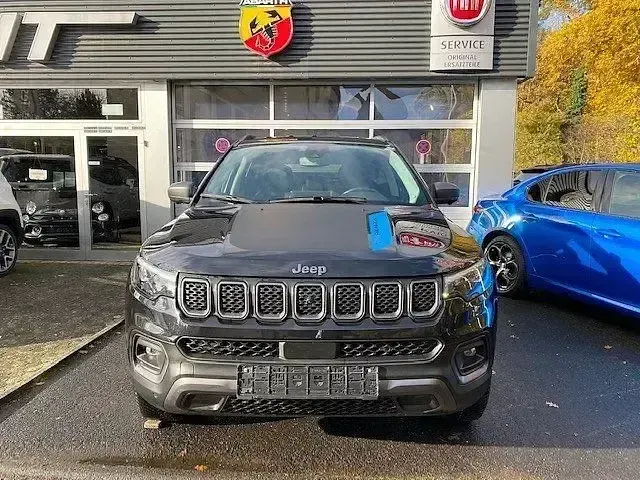 Gebraucht Jeep Compass Trailhawk 241 PS (177 kW) 2021 Schwarz SUV