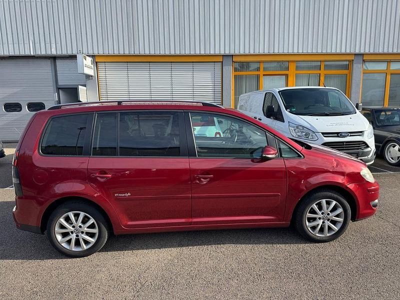 Gebraucht VW Touran Freestyle 140 PS (102 kW) 2010 Rot Van / Kleinbus