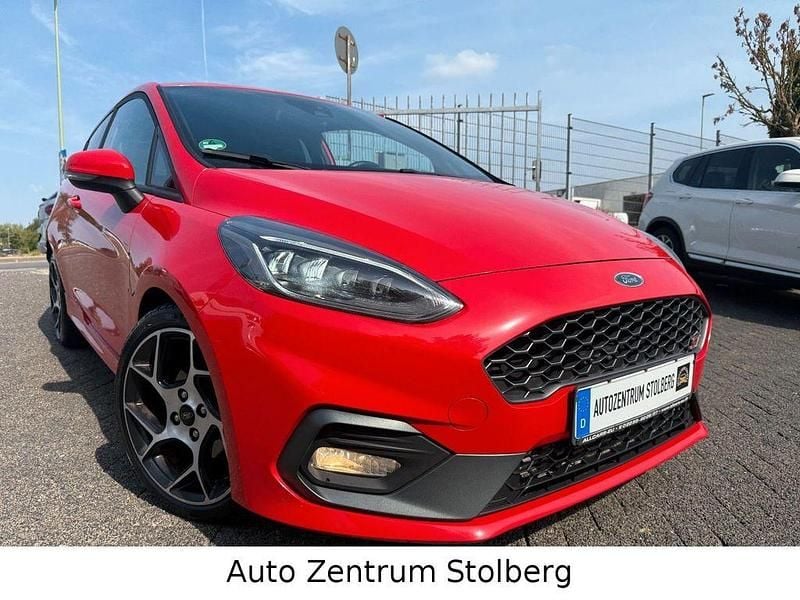 Rot Gebraucht 2019 Ford Fiesta ST Kleinwagen | 13.850 € (Fairer Preis) - Bild 1/4