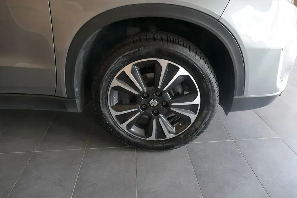 Gebraucht Suzuki Vitara Comfort 129 PS (94 kW) 2020 Grau SUV