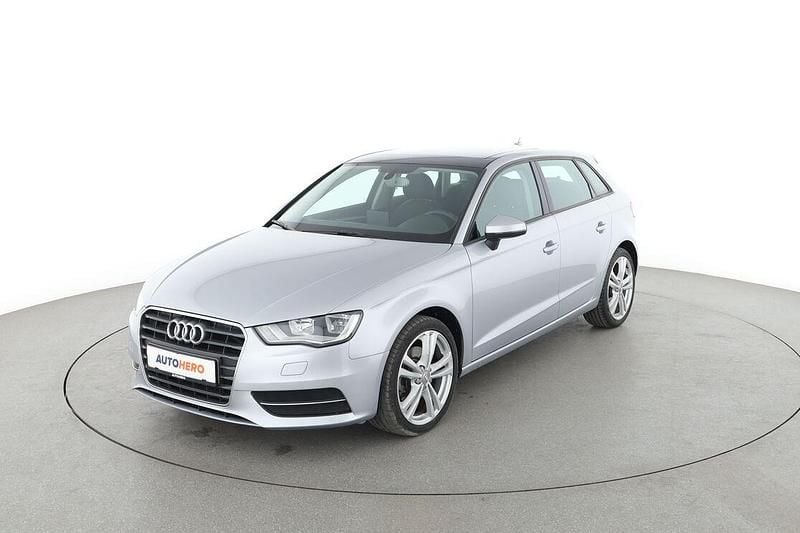 Silber Gebraucht 2015 Audi A3 Attraction Limousine | 14.240 € (Fairer Preis) - Bild 1/3