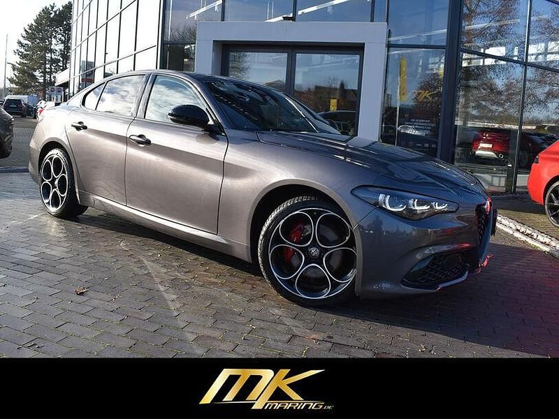 Grigio vesuvio, metalli (metallic) Gebraucht 2024 Alfa Romeo Giulia Veloce Limousine | 37.990 € (Fairer Preis) - Bild 1/4