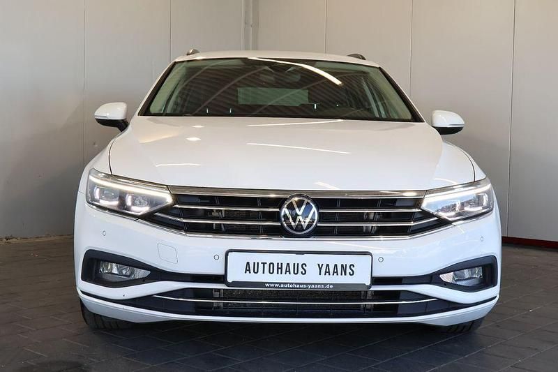 Second-hand VW Passat 150 CP (110 kW) 2022 Alb Break