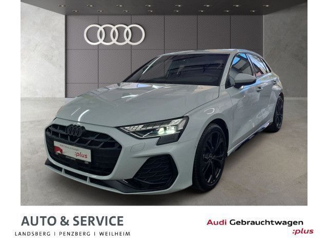 Weiß gletscherweiß metallic metallic Gebraucht 2024 Audi A3 Sportback S-Line Limousine | 44.440 € (Teuer) - Bild 1/4