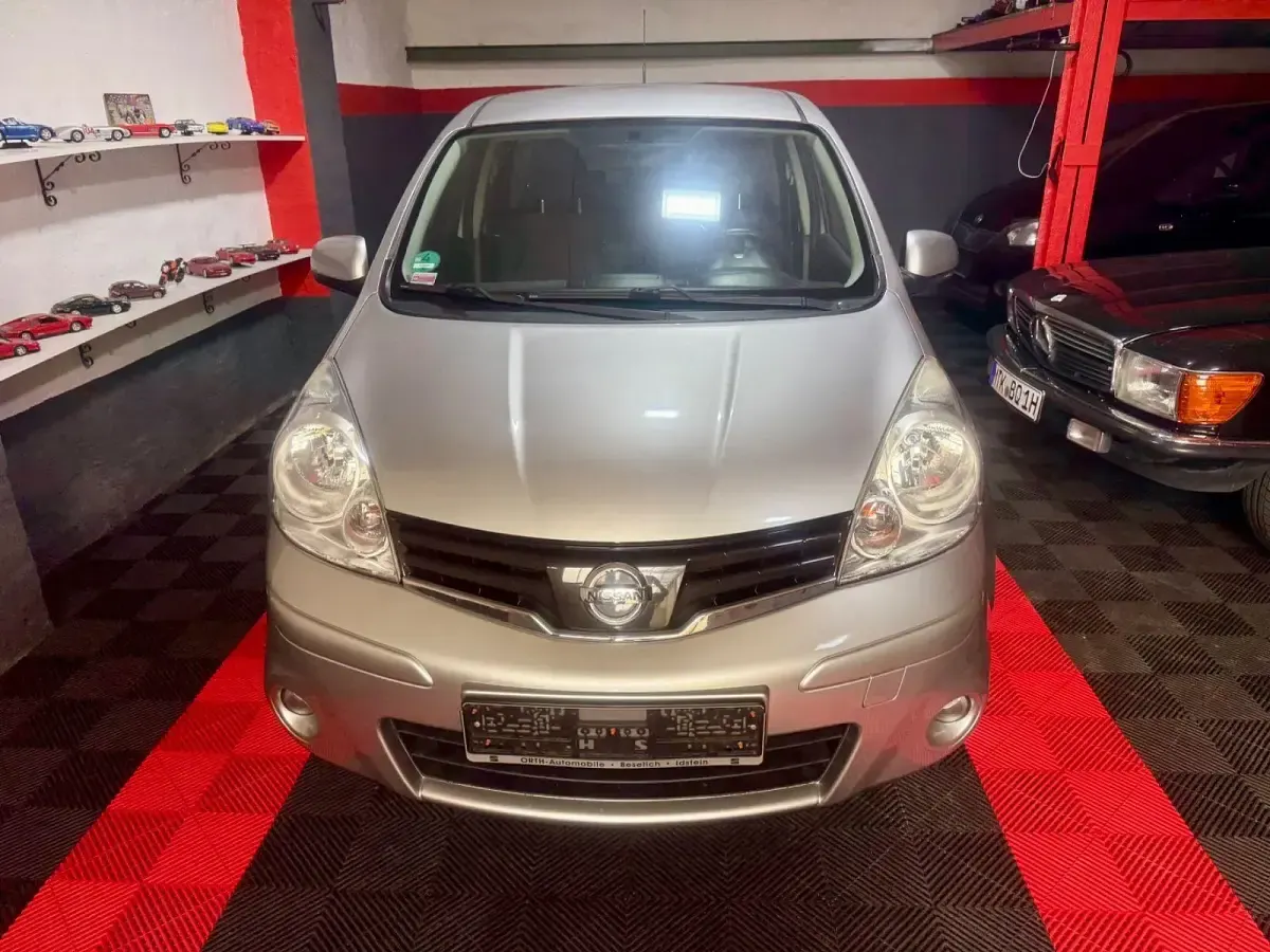 Gebraucht Nissan Note Acenta 88 PS (64 kW) 2011 Silber Kleinwagen
