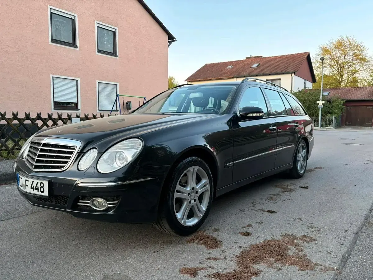 Second-hand Mercedes E200 184 CP (135 kW) 2007 Negru Break