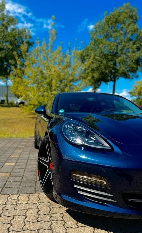 Blau Gebraucht 2011 Porsche Panamera Limousine | 26.000 € (Fairer Preis) - Bild 1/4