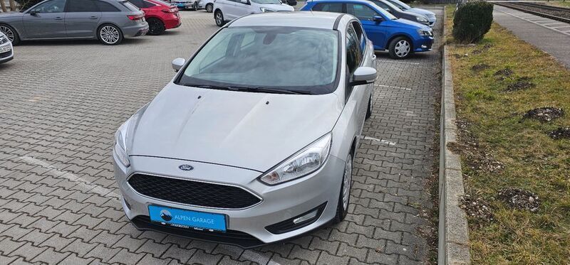 Silber Gebraucht 2016 Ford Focus Limousine | 9.500 € (Fairer Preis) - Bild 1/4
