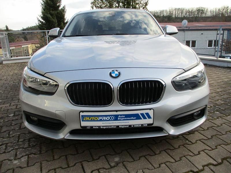 Gebraucht BMW 120 Advantage 190 PS (139 kW) 2017 Silber Kleinwagen