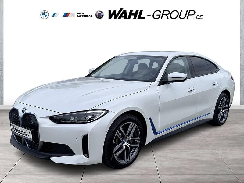 Weiß Gebraucht 2022 BMW i4 Sport Line Limousine | 39.590 € (Guter Preis) - Bild 1/4