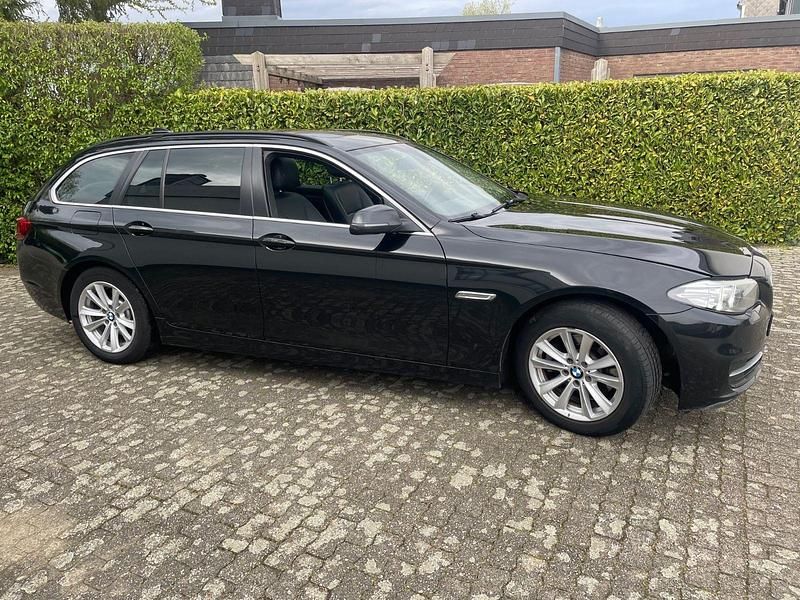 Gebraucht BMW 520 190 PS (139 kW) 2015 Schwarz Kombi