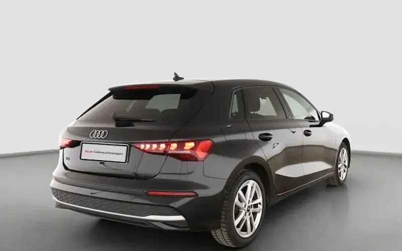 Gebraucht Audi A3 Advanced 150 PS (110 kW) 2025 Mythosschwarz metallic Limousine