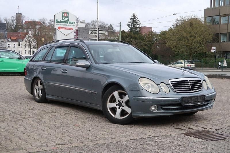 Gebraucht Mercedes E220 Avantgarde 150 PS (110 kW) 2004 Grau Kombi