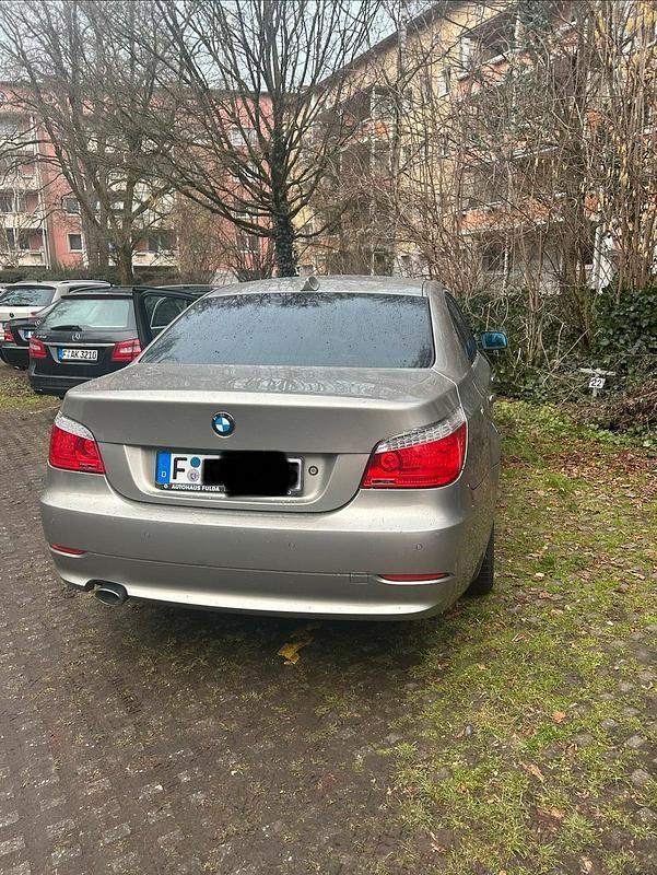 Gebraucht BMW 520 177 PS (130 kW) 2009 Braun Limousine