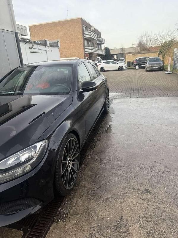 Second-hand Mercedes C180 116 CP (85 kW) 2016 Negru Berlinǎ