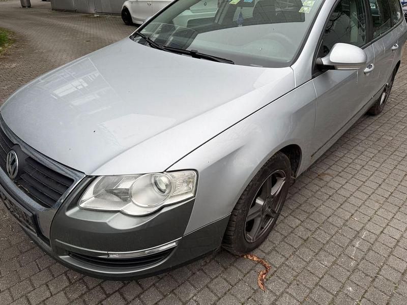 Gebraucht VW Passat Comfortline 122 PS (89 kW) 2009 Silber Limousine