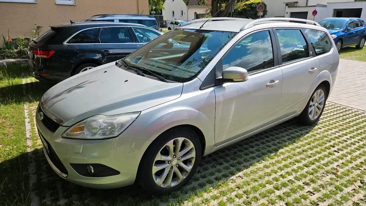 Gebraucht Ford Focus 109 PS (80 kW) 2009 Grau Kombi