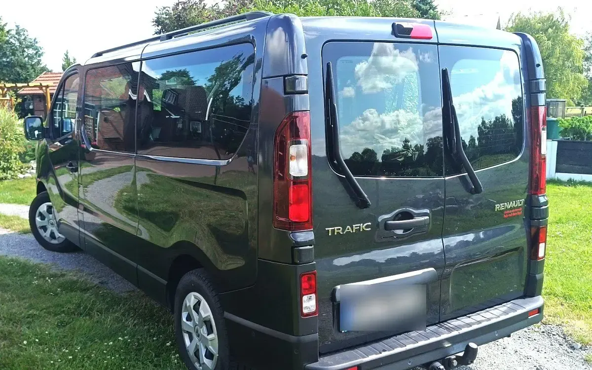 Gebraucht Renault Trafic 150 PS (110 kW) 2023 Schwarz Van / Kleinbus