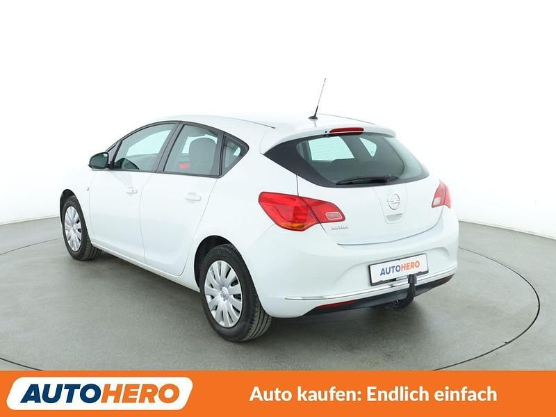 Gebraucht Opel Astra Selection 140 PS (102 kW) 2015 Weiß Limousine