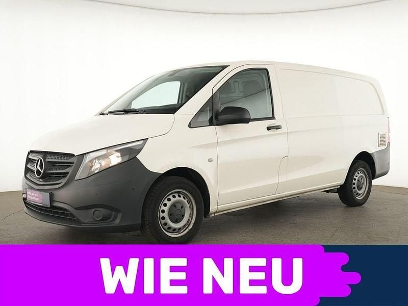 Reinweiß Gebraucht 2020 Mercedes Vito Van / Kleinbus | 18.555 € (Superpreis) - Bild 1/4