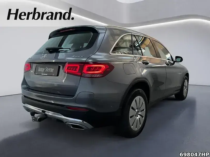 Używany Mercedes GLC300e 320 KM (235 kW) 2022 Szary SUV